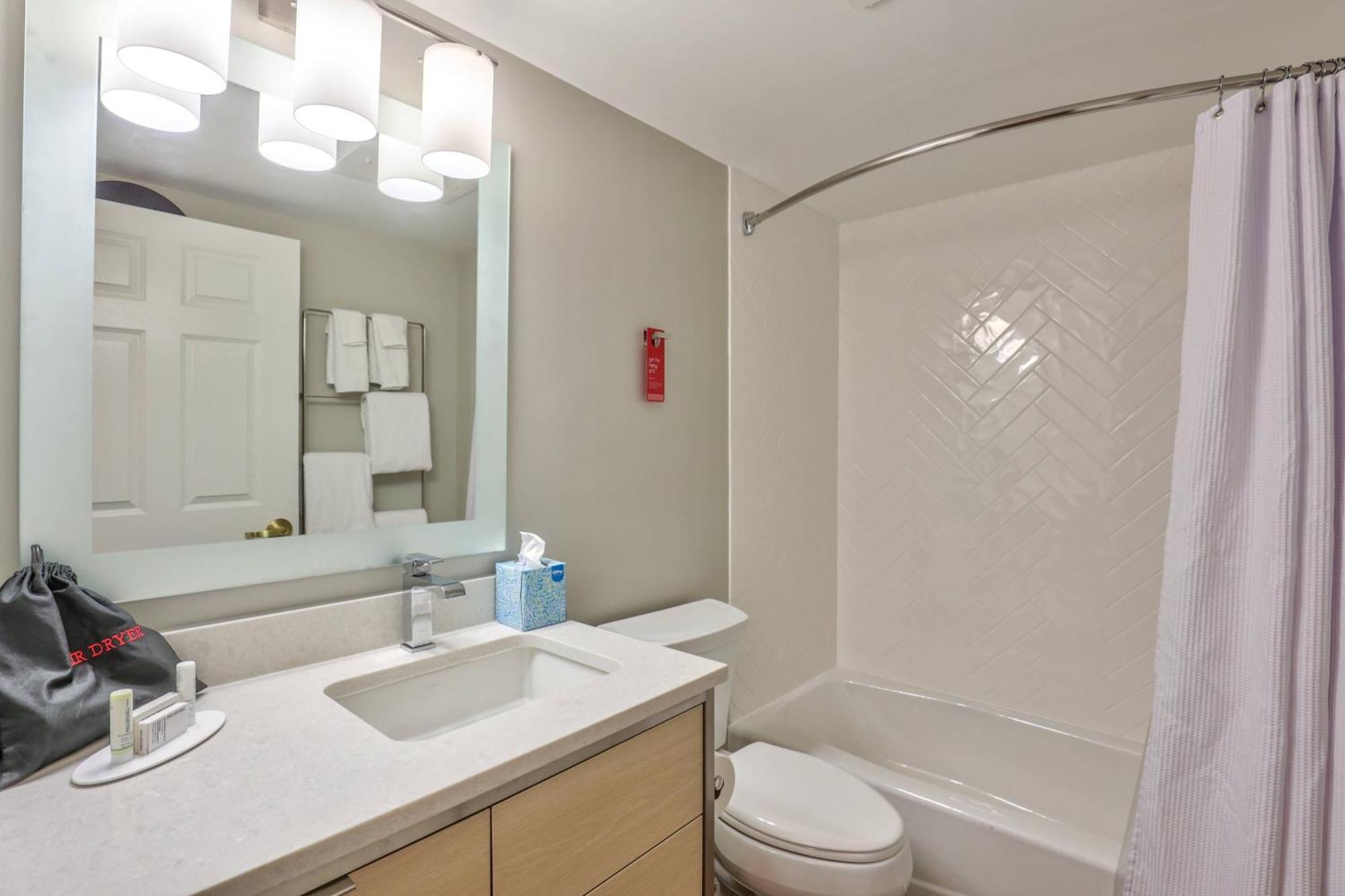 Alluxsuites At 1876, Ascend Hotel Collection Tallahassee Luaran gambar