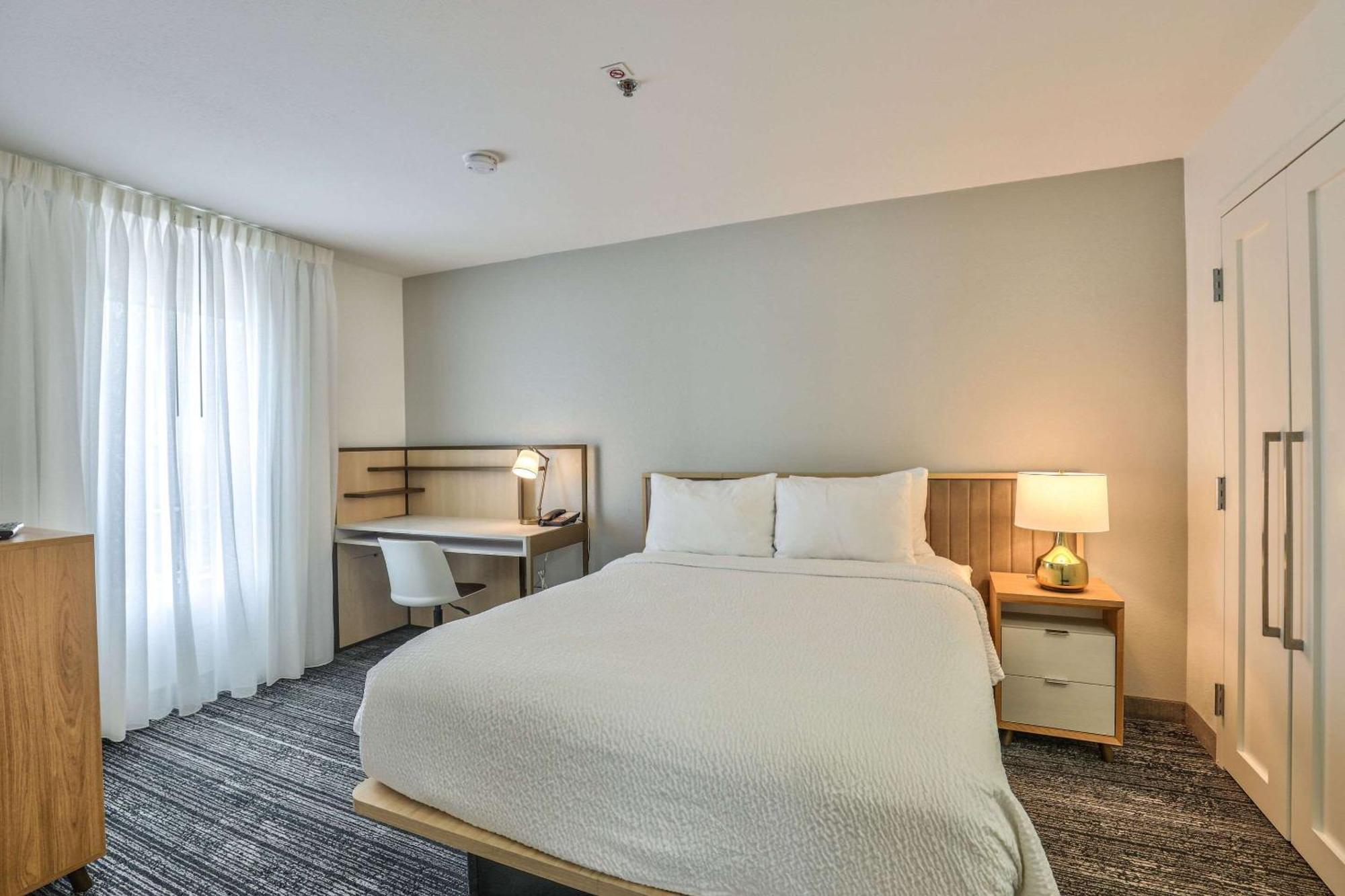 Alluxsuites At 1876, Ascend Hotel Collection Tallahassee Luaran gambar